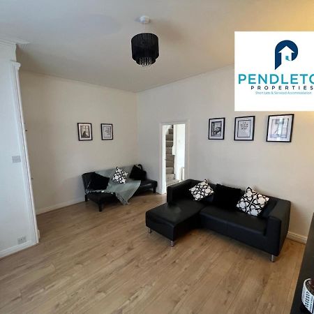 Modern 3 Bed House With Free Parking And Wi-Fi Villa Preston  Eksteriør billede