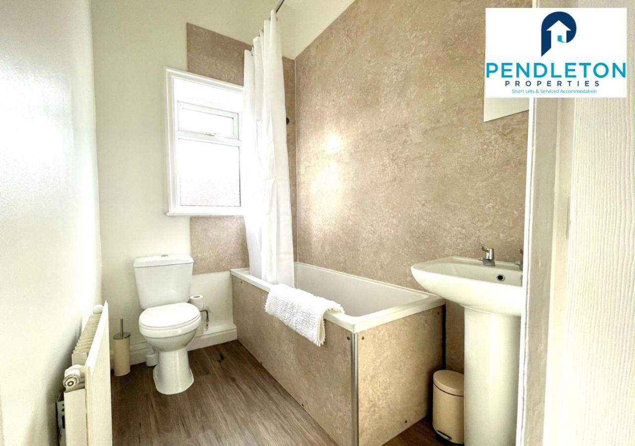 Modern 3 Bed House With Free Parking And Wi-Fi Villa Preston  Eksteriør billede