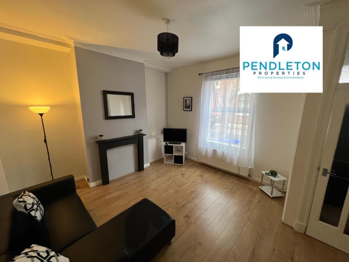 Modern 3 Bed House With Free Parking And Wi-Fi Villa Preston  Eksteriør billede